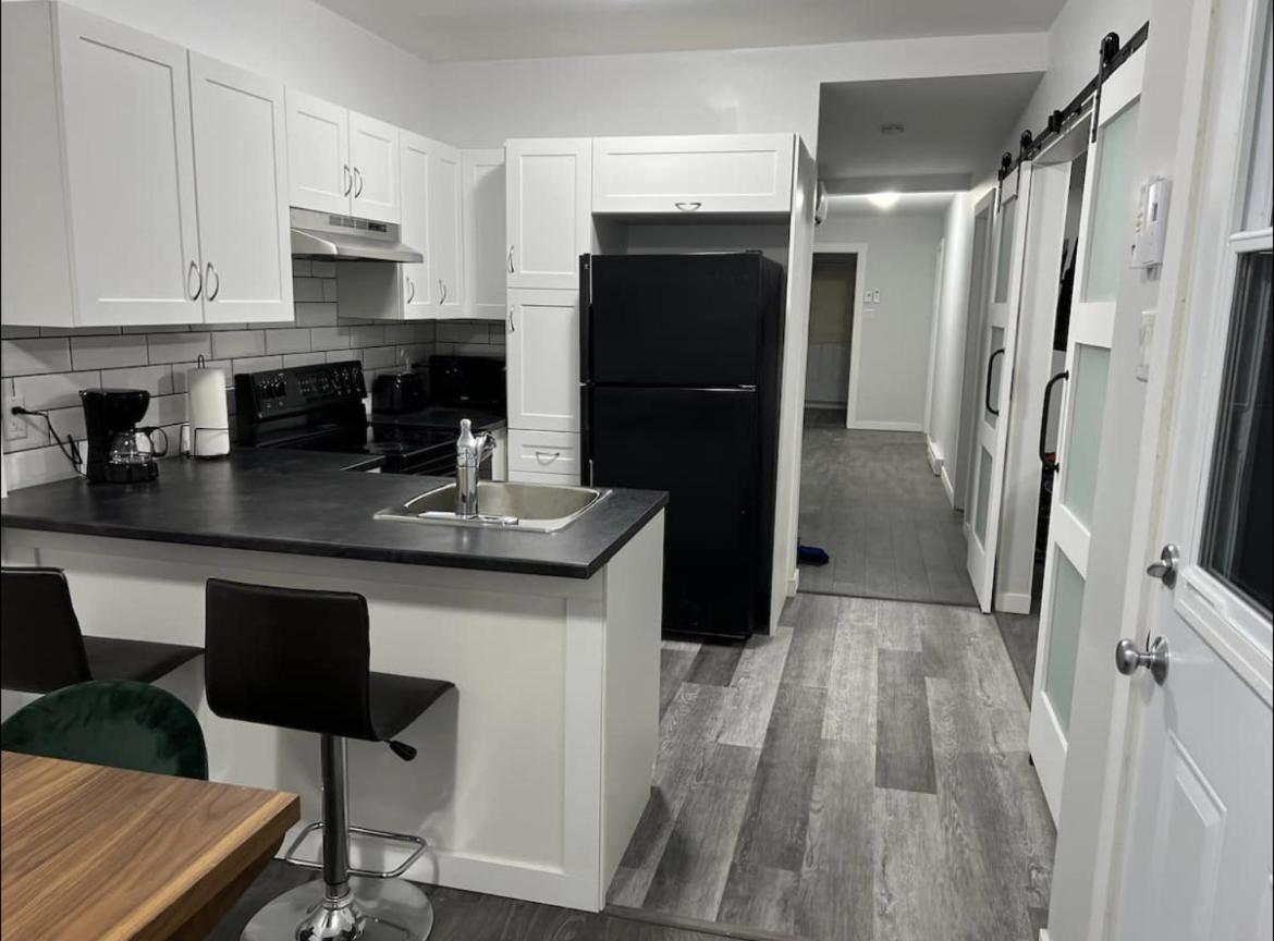 Fantastique 3 Chambres Modernes Au Coeur De La Ville Montreal Luaran gambar